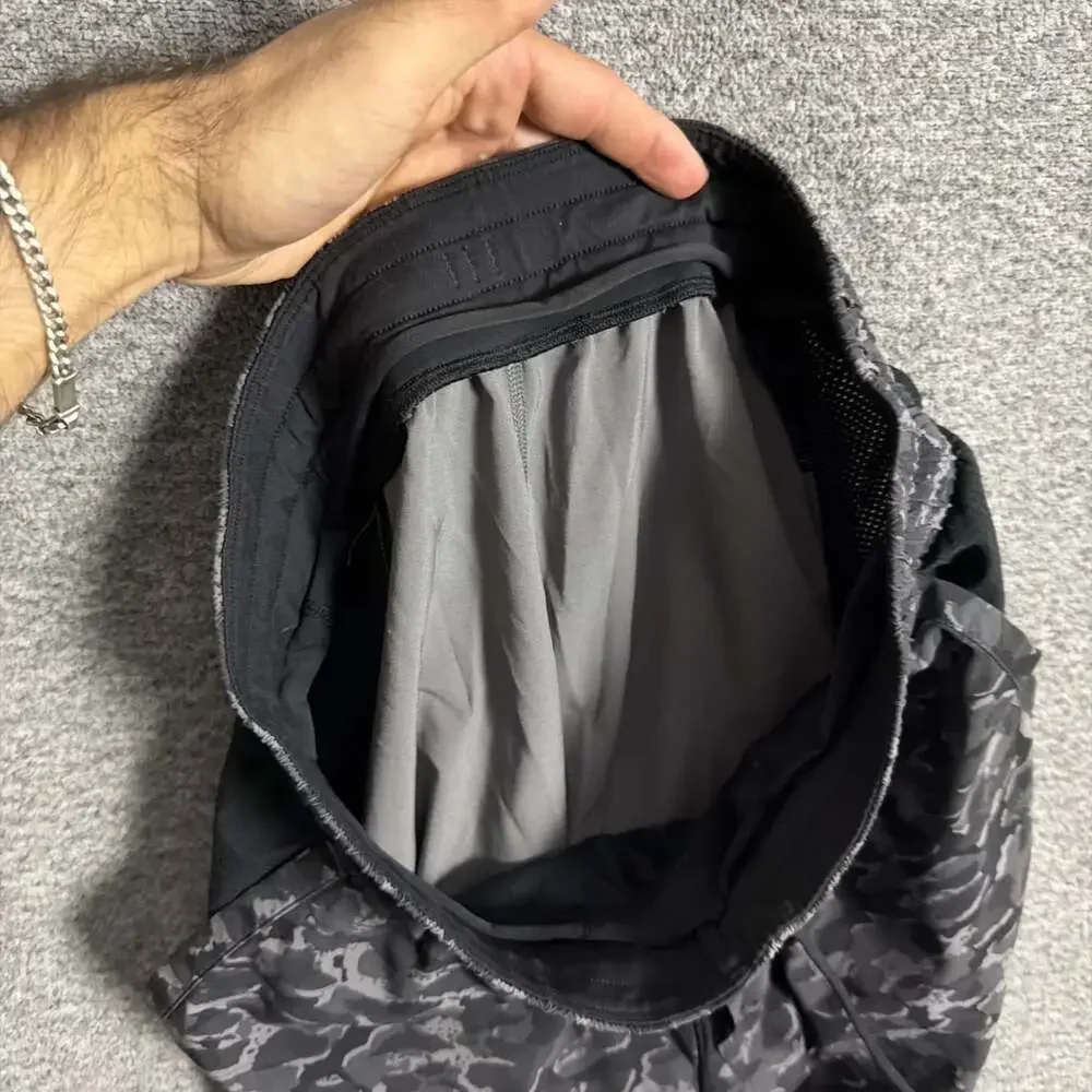 Lululemon Men’s Size Medium Black Camo 7